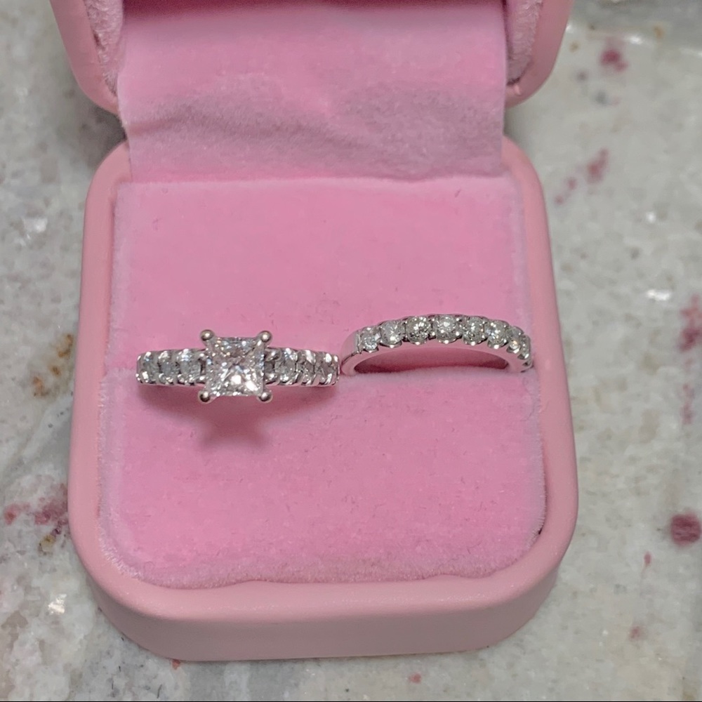 SOLD Diamond Engagement / Wedding set - Picture 2 of 9